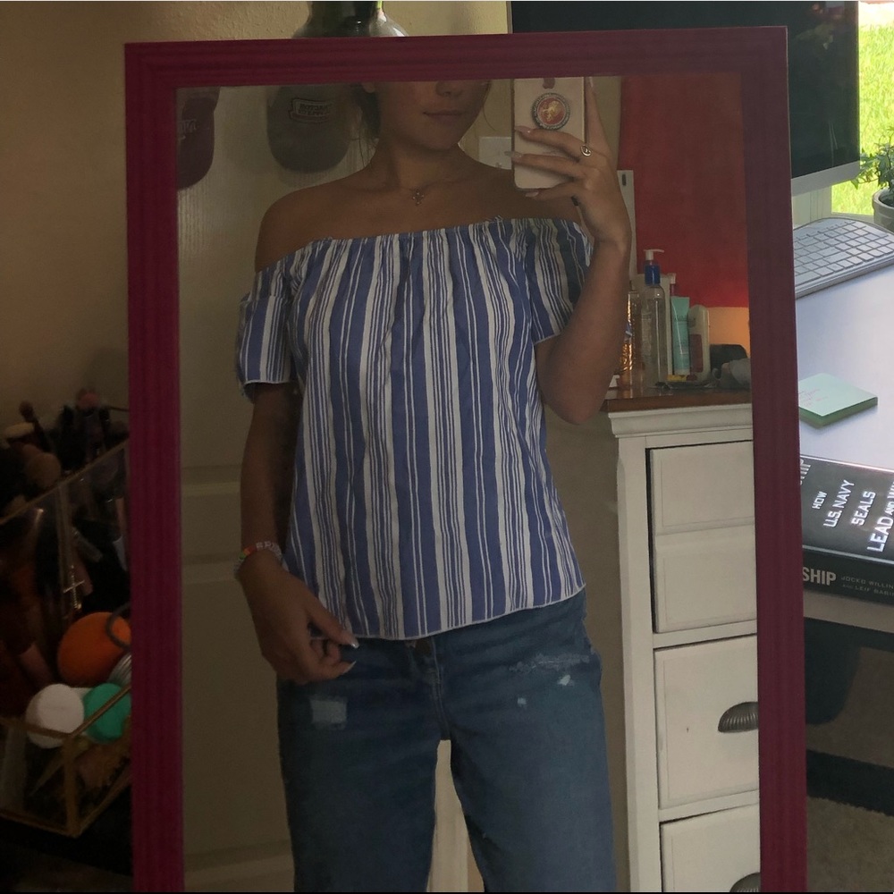Off the shoulder top with choker